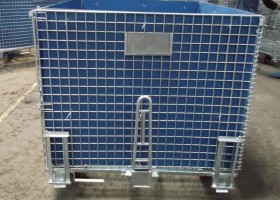 仓储笼底部加装脚轮,让仓储笼顺利在厂区推动